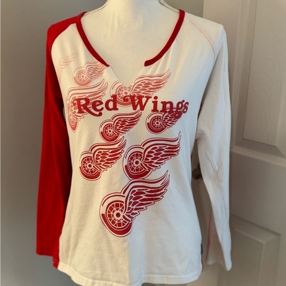 Reebok Detroit Red Wings Long Sleeve TShirt red/white size XL. NWOT - Picture 1 of 9